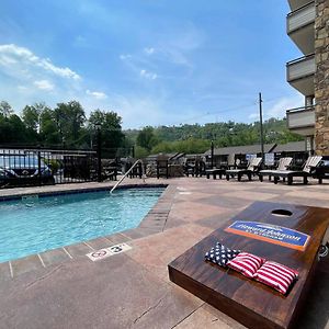Howard Johnson By Wyndham Downtown Gatlinburg